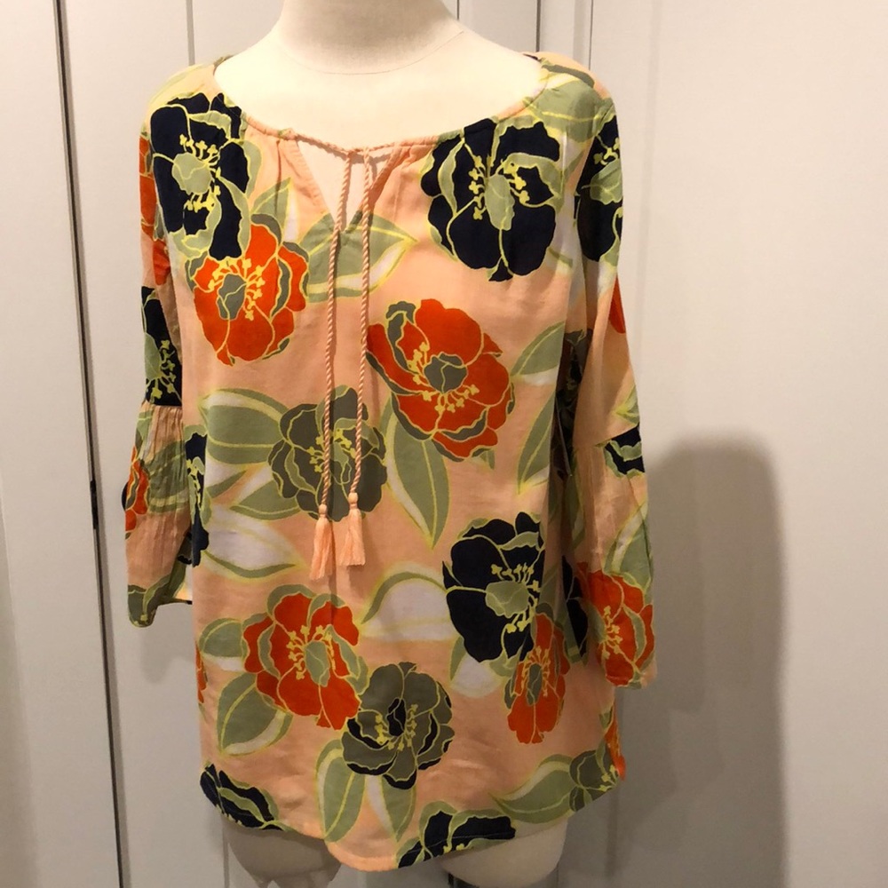 crown & ivy floral top